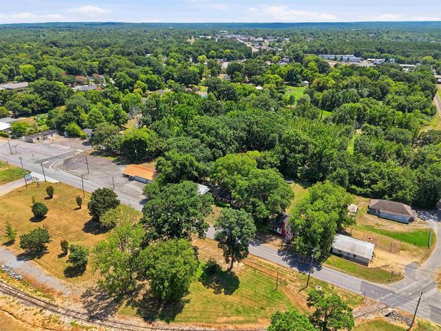 1003 W Moline Street, Malvern, AR 72104