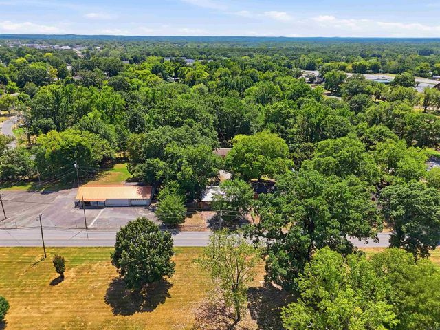 1003 W Moline Street, Malvern, AR 72104