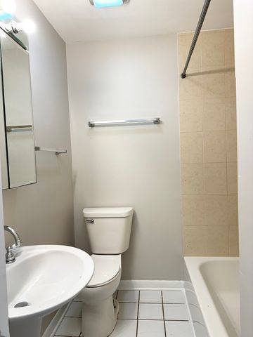 750 S Oakley Boulevard 3, Chicago, IL 60612