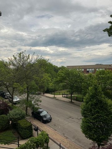 750 S Oakley Boulevard 3, Chicago, IL 60612