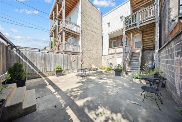 750 S Oakley Boulevard 3, Chicago, IL 60612