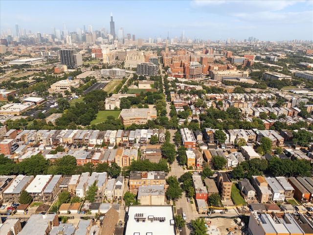 750 S Oakley Boulevard 3, Chicago, IL 60612