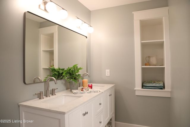 323 N Bonner Ave, Louisville, KY 40207