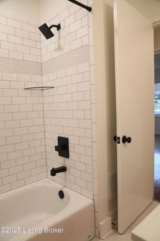 323 N Bonner Ave, Louisville, KY 40207