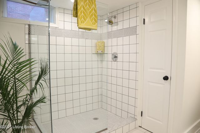 323 N Bonner Ave, Louisville, KY 40207