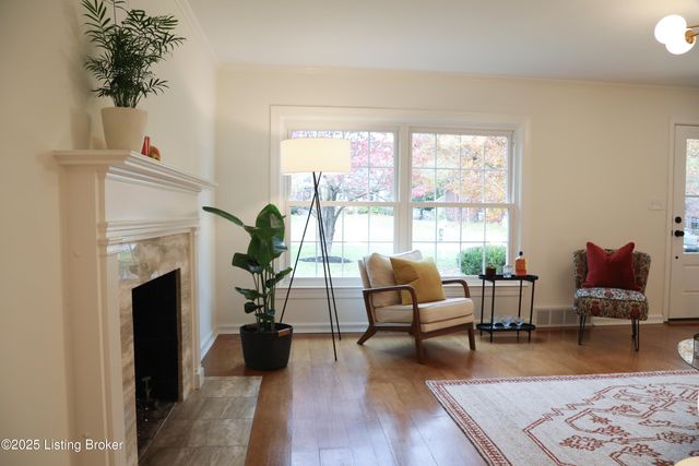 323 N Bonner Ave, Louisville, KY 40207