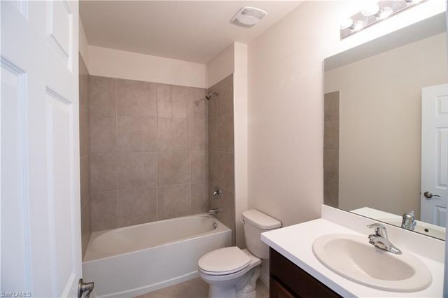 1215 SE 20th ST, Cape Coral, FL 33990