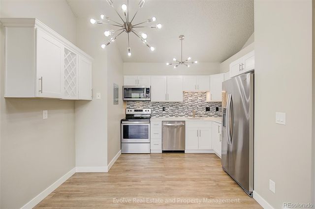 2575 S Syracuse Way J301, Denver, CO 80231