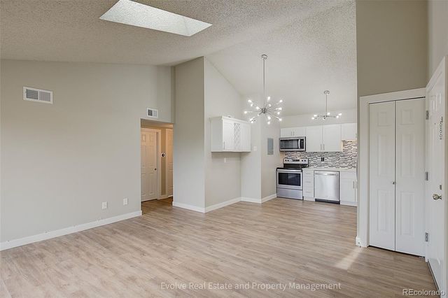 2575 S Syracuse Way J301, Denver, CO 80231