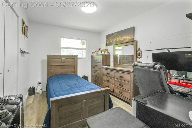 28906 Lorikay Street, Farmington Hills, MI 48334