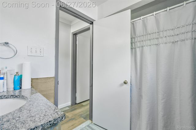 28906 Lorikay Street, Farmington Hills, MI 48334