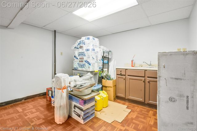 28906 Lorikay Street, Farmington Hills, MI 48334