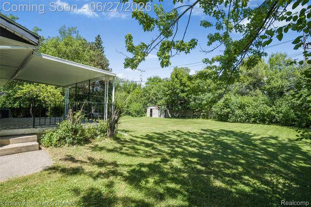 28906 Lorikay Street, Farmington Hills, MI 48334