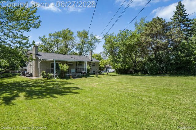 28906 Lorikay Street, Farmington Hills, MI 48334