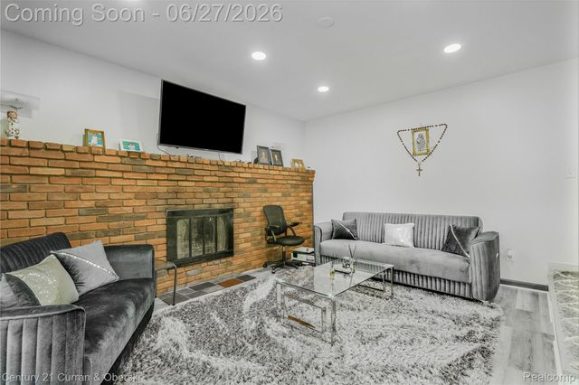 28906 Lorikay Street, Farmington Hills, MI 48334