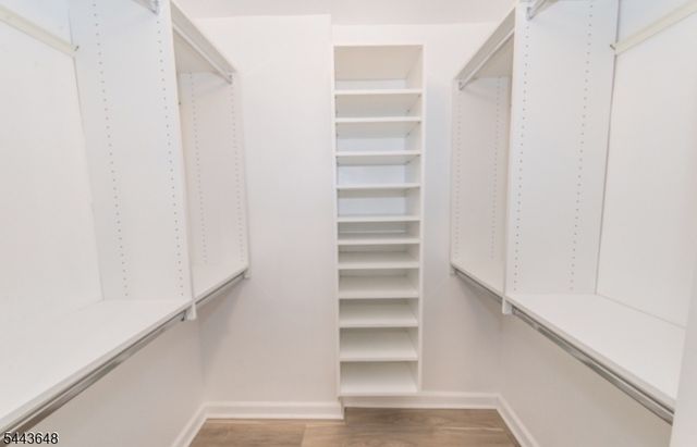 1 Claridge Dr 114, Verona Twp., NJ 07044