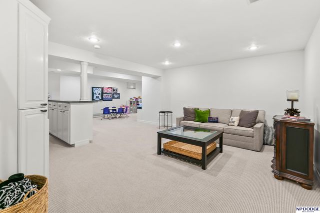 10519 Madison Street, Omaha, NE 68127
