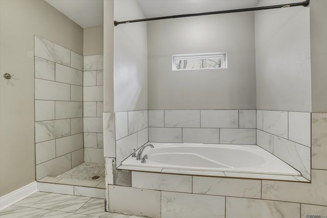 8085 Wolf Creek Place, Denham Springs, LA 70726