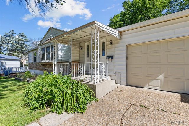 9427 Atwood Drive, Affton, MO 63123