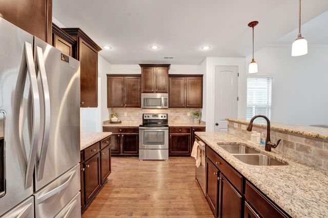 1965 ROCHELLE LN, Cordova, TN 38016