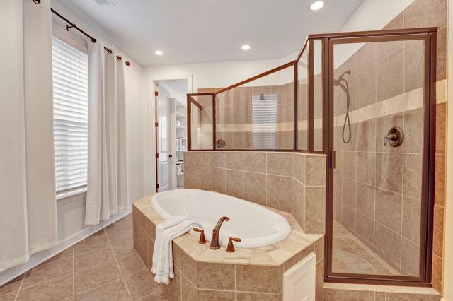 1965 ROCHELLE LN, Cordova, TN 38016