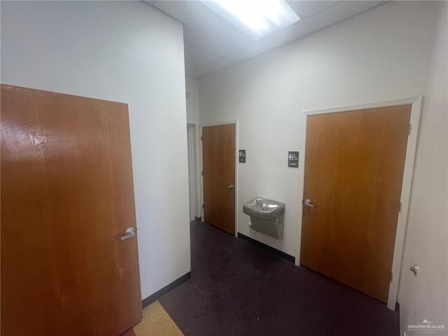 200 N Mccoll Road D-E, Mcallen, TX 78501