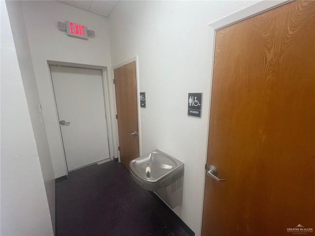 200 N Mccoll Road D-E, Mcallen, TX 78501