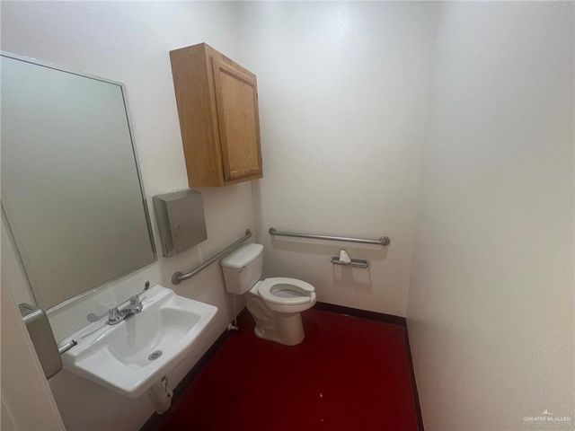 200 N Mccoll Road D-E, Mcallen, TX 78501