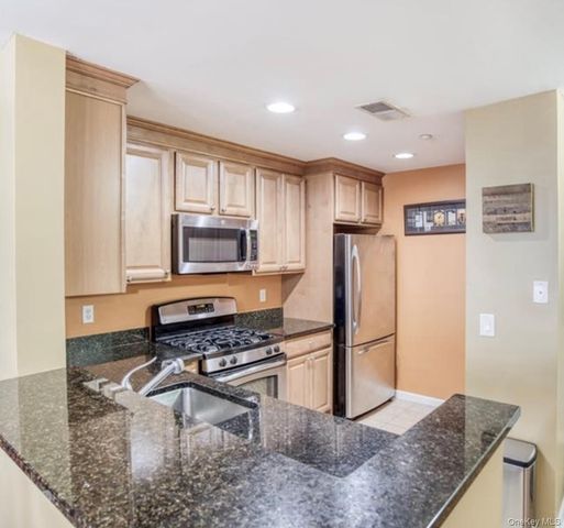 1321 Round Pointe Drive, Haverstraw, NY 10927