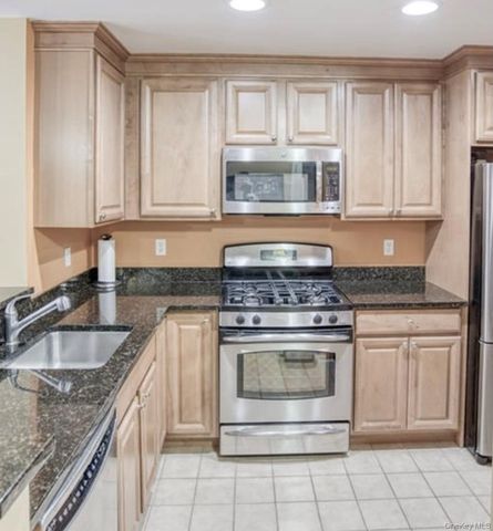 1321 Round Pointe Drive, Haverstraw, NY 10927