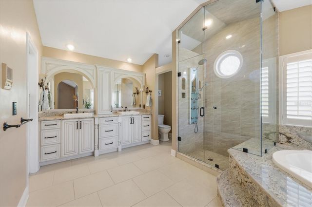 4221 ESCONDITO CIRCLE, Sarasota, FL 34238