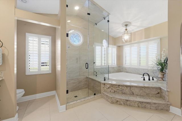 4221 ESCONDITO CIRCLE, Sarasota, FL 34238