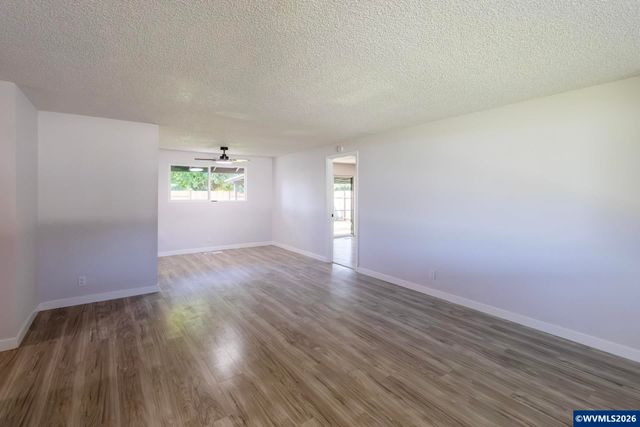 4282 Vernon Lp NE, Salem, OR 97305