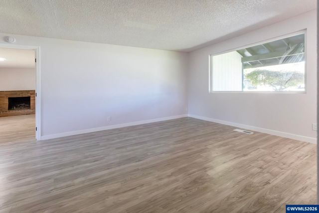 4282 Vernon Lp NE, Salem, OR 97305