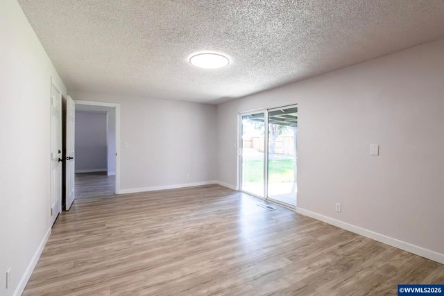 4282 Vernon Lp NE, Salem, OR 97305