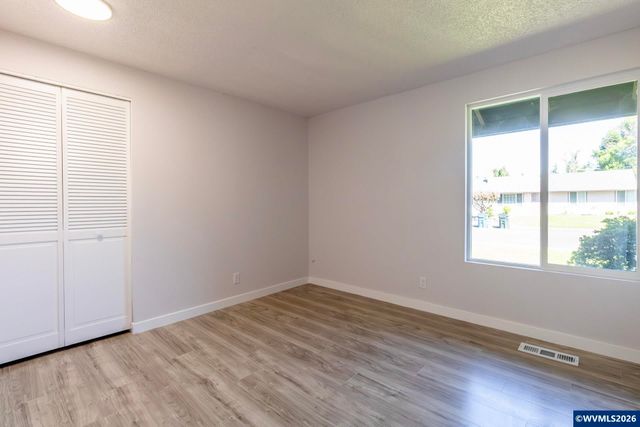 4282 Vernon Lp NE, Salem, OR 97305