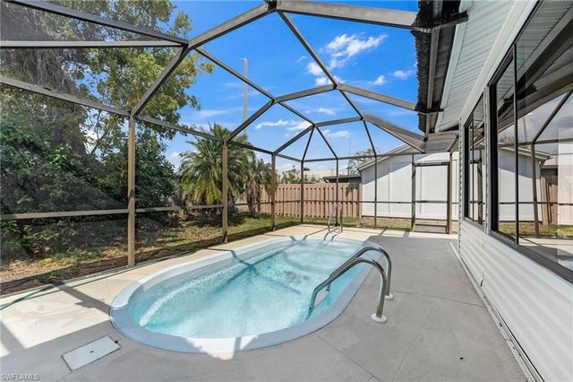 5581 Longleaf DR, North Fort Myers, FL 33917