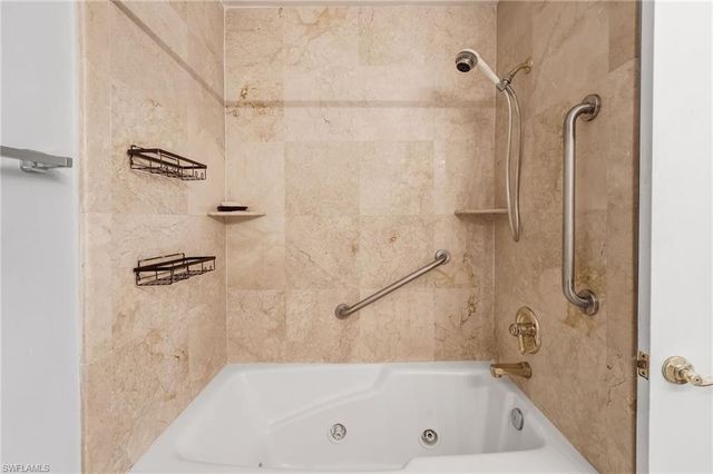 5581 Longleaf DR, North Fort Myers, FL 33917