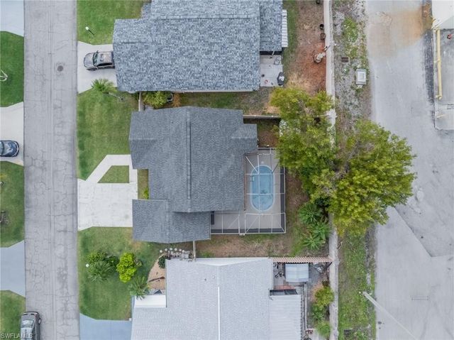 5581 Longleaf DR, North Fort Myers, FL 33917