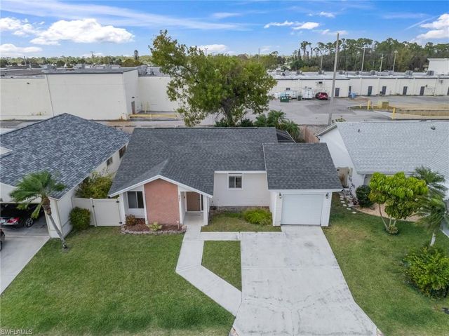 5581 Longleaf DR, North Fort Myers, FL 33917