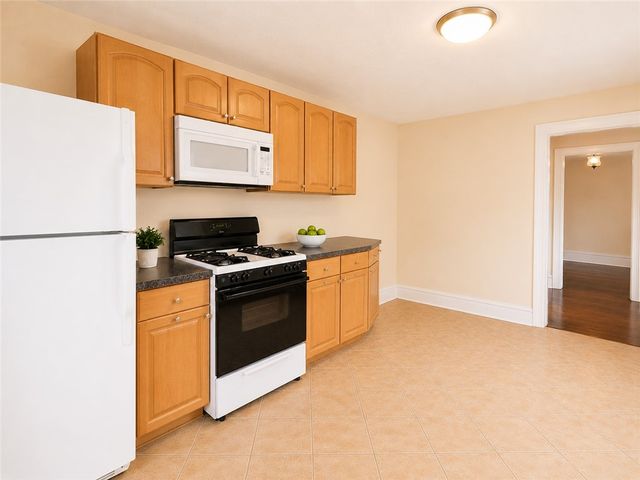 224 S Pacific Ave 2R, Friendship Park, PA 15224