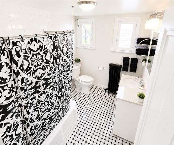 224 S Pacific Ave 2R, Friendship Park, PA 15224