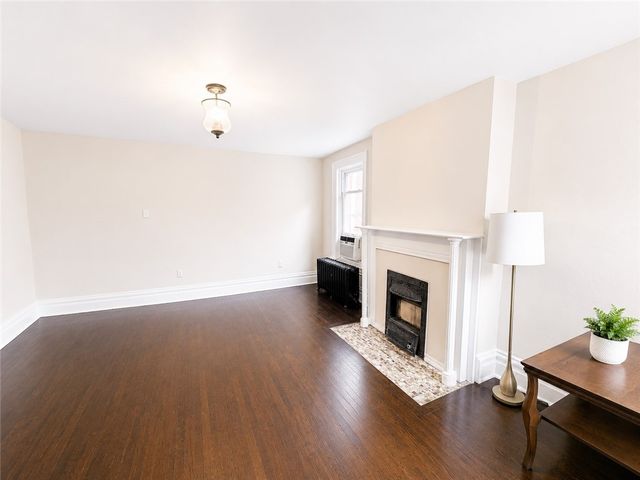 224 S Pacific Ave 2R, Friendship Park, PA 15224