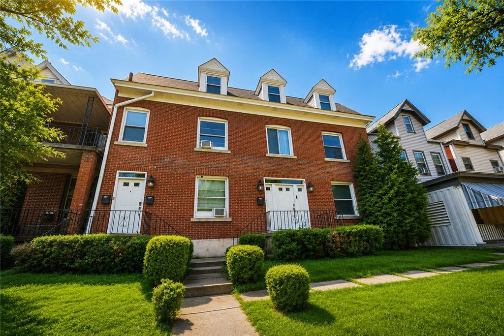 224 S Pacific Ave 2R, Friendship Park, PA 15224
