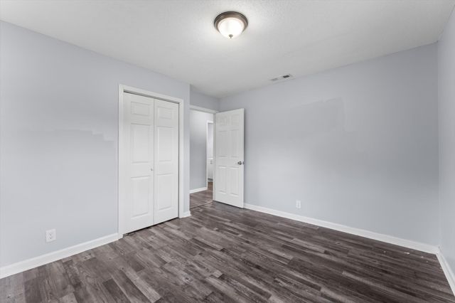 1912 Woodlawn Rd, Clarksville, TN 37042