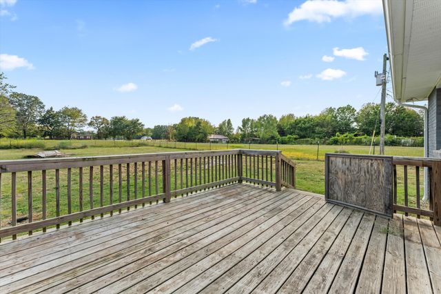 1912 Woodlawn Rd, Clarksville, TN 37042