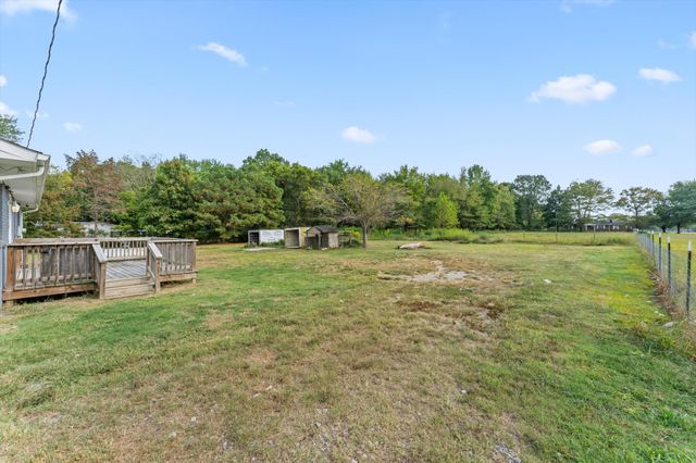 1912 Woodlawn Rd, Clarksville, TN 37042