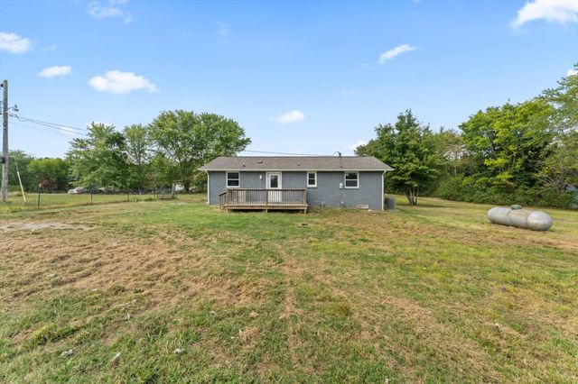 1912 Woodlawn Rd, Clarksville, TN 37042