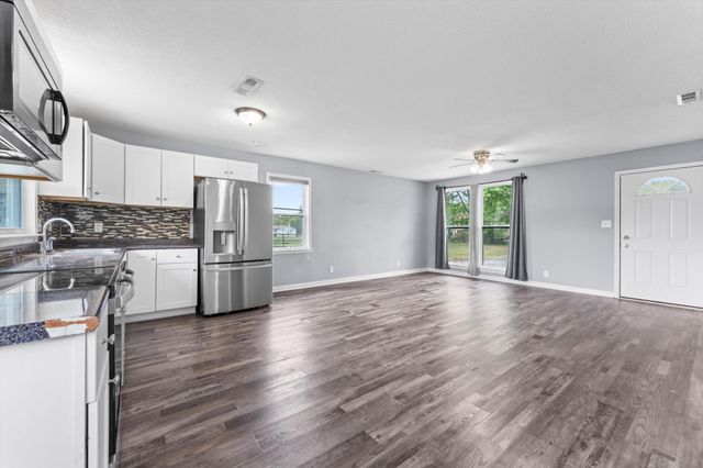 1912 Woodlawn Rd, Clarksville, TN 37042