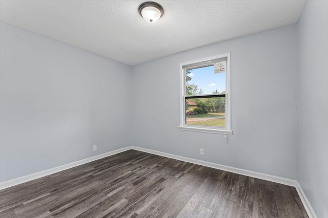 1912 Woodlawn Rd, Clarksville, TN 37042